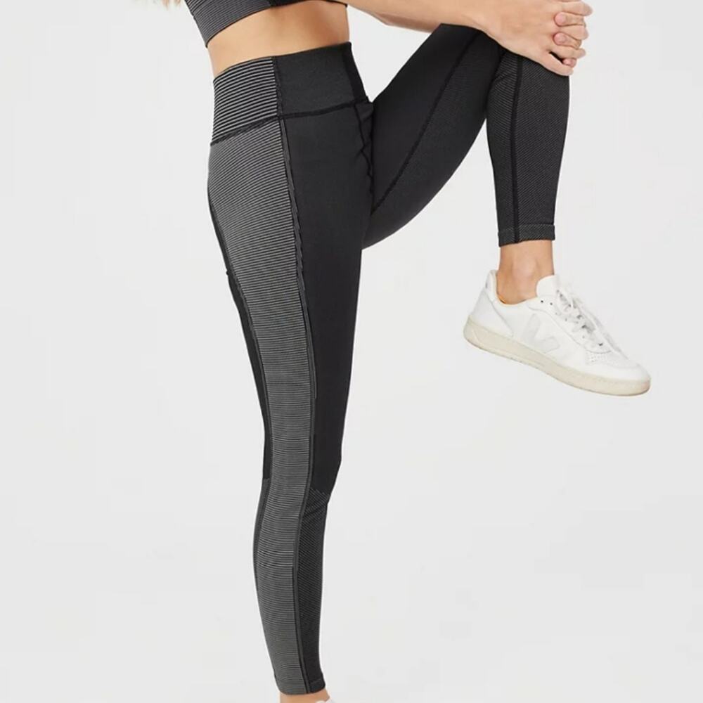 Aerie OFFLINE Seamless High Waisted Two Toned Black Compression Legging Small